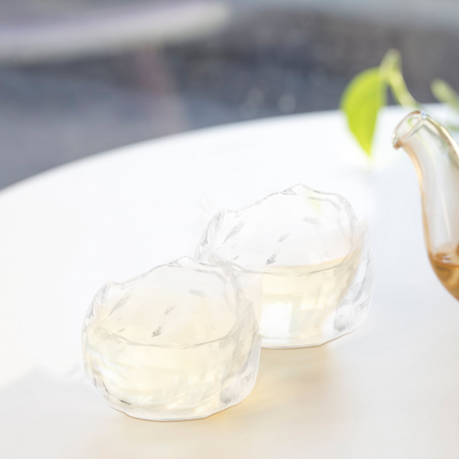 Transparante glazen beker in J - Juice Tea Coffee recensie en prijs
